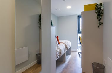 Gold En Suite, The Refinery, Bingley Street, University Of Leeds, Leeds - Image 2